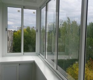 Холодное остекление балкона с отделкой и утеплением0