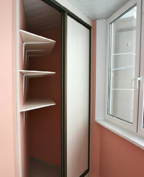 Шкаф на балкон или лоджию: варианты шкафов, как собрать своими руками2